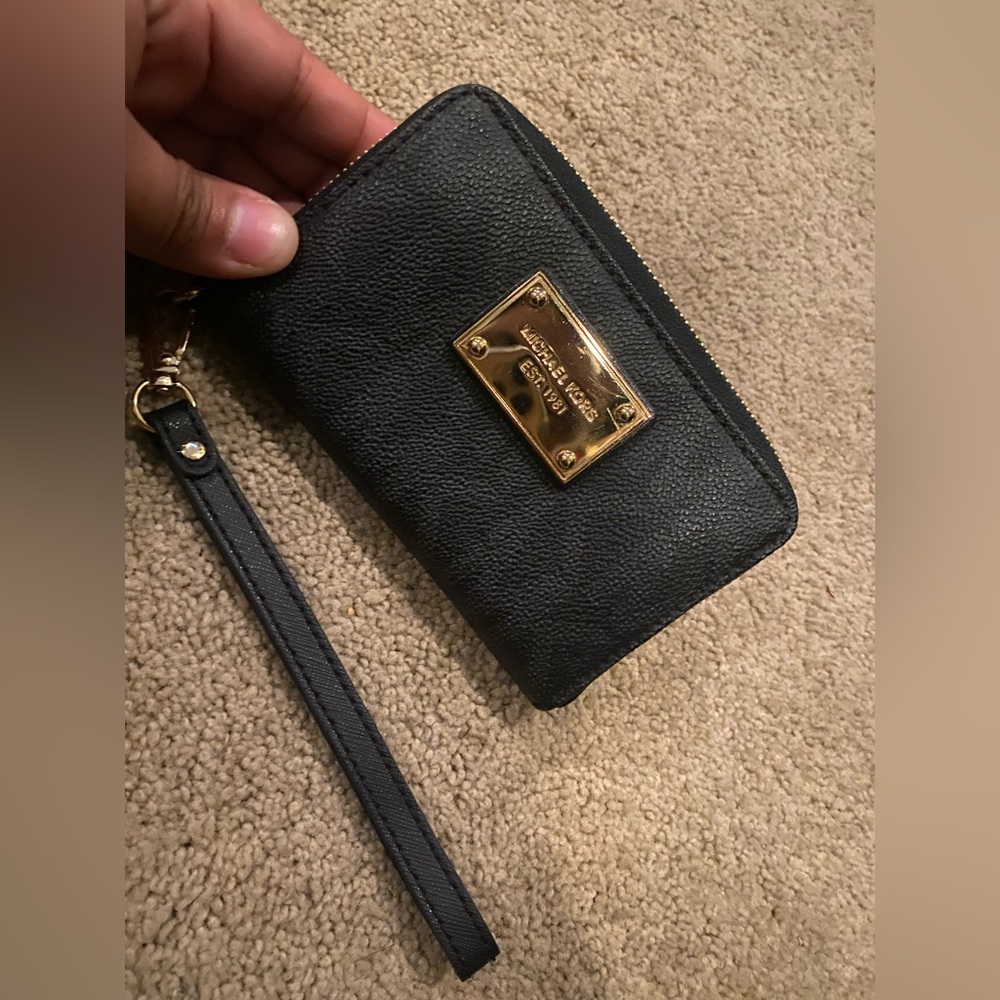 Michael Kors fun going out clutch! :)